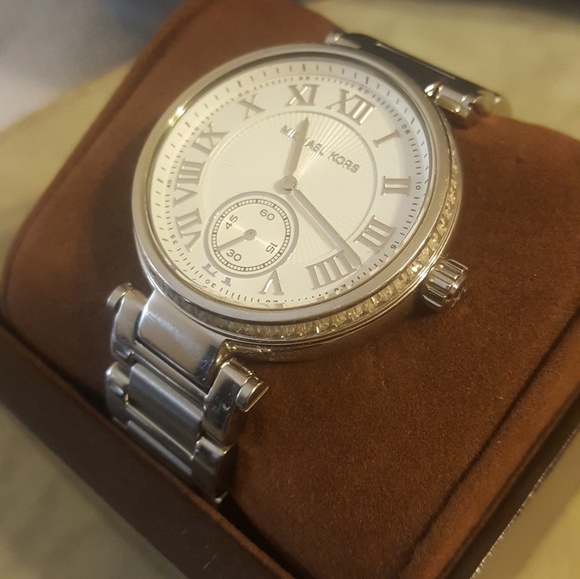 Michael Kors Accessories - Michael Kors Women's Skylar Silvertone Watch